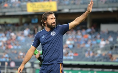 博鱼电竞动态-C罗凌空抽射打中横梁