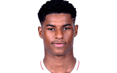 博鱼电竞动态-于帕梅卡诺这头球攻门被扑