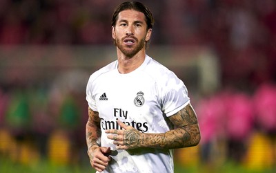 博鱼电竞热评-什琴斯尼训练中加练扑点