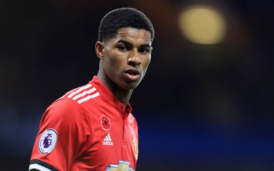 博鱼电竞热议-佩德里让巴萨中场活了